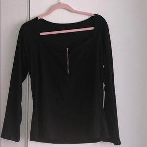 Cute going out long sleeve top with zipper decal!